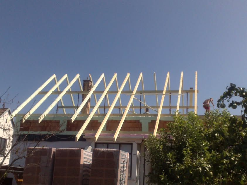 Krov Áčko + Škridla Creaton Maxima višňová glazúra - Gbely