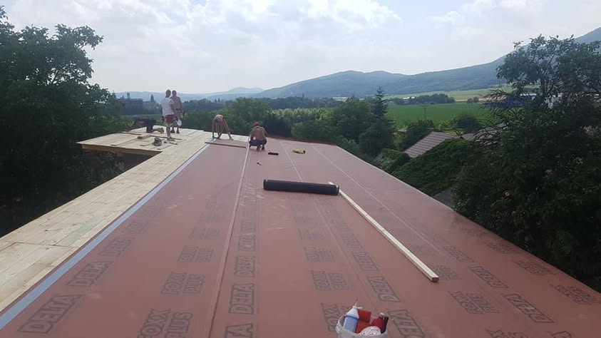 Krov + Plechová krytina BP2 Lambda 38 matná antracitová - Trstín - foto 3