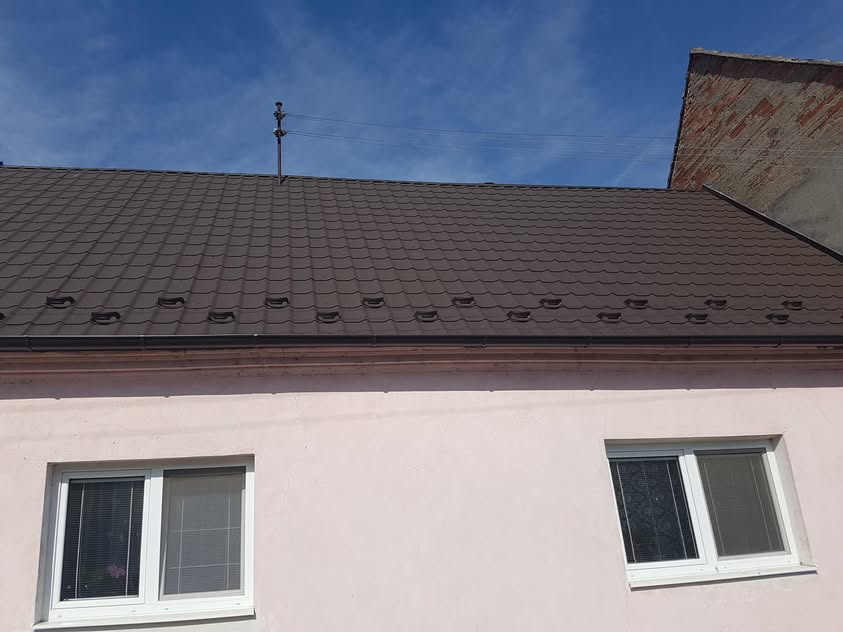 Plechová krytina - BP2 Alfa Plus matná hnedá - Kopčany - foto 2