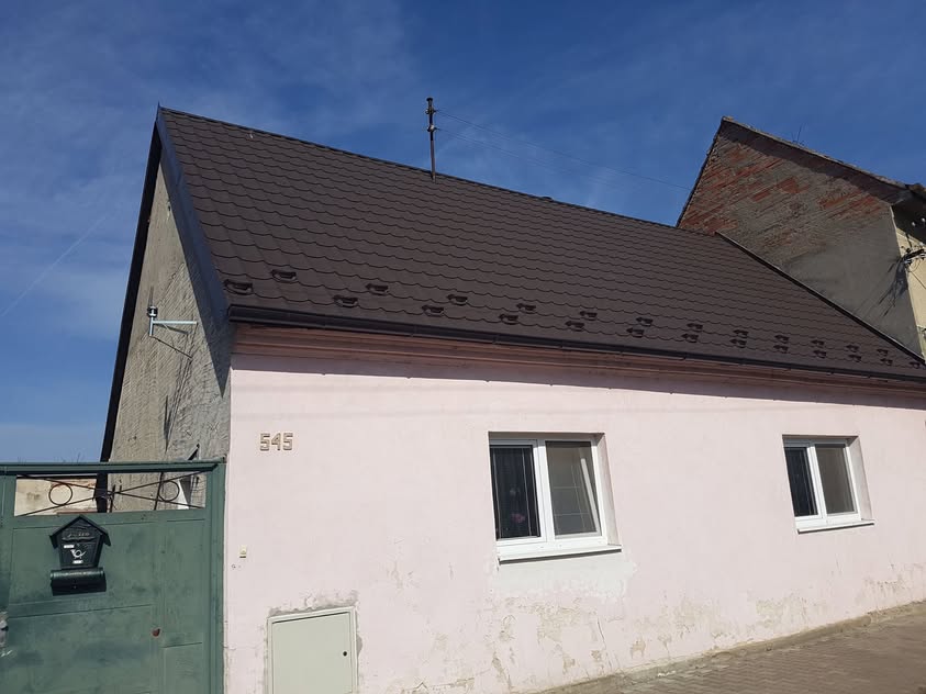 Plechová krytina - BP2 Alfa Plus matná hnedá - Kopčany - foto 3