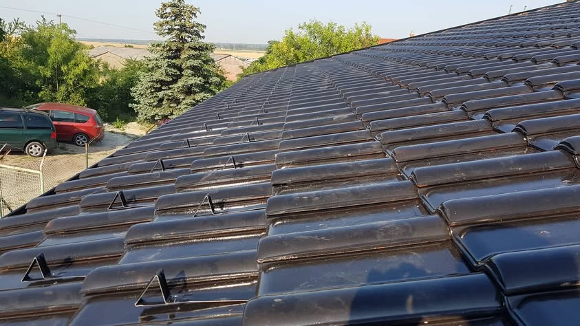 Škridla Creaton Balance čierna glazúra - Holíč