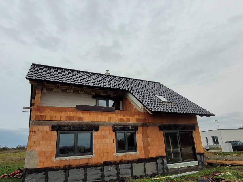 Škridla Creaton Balance čierna glazúra - Veselí nad Moravou - foto 4