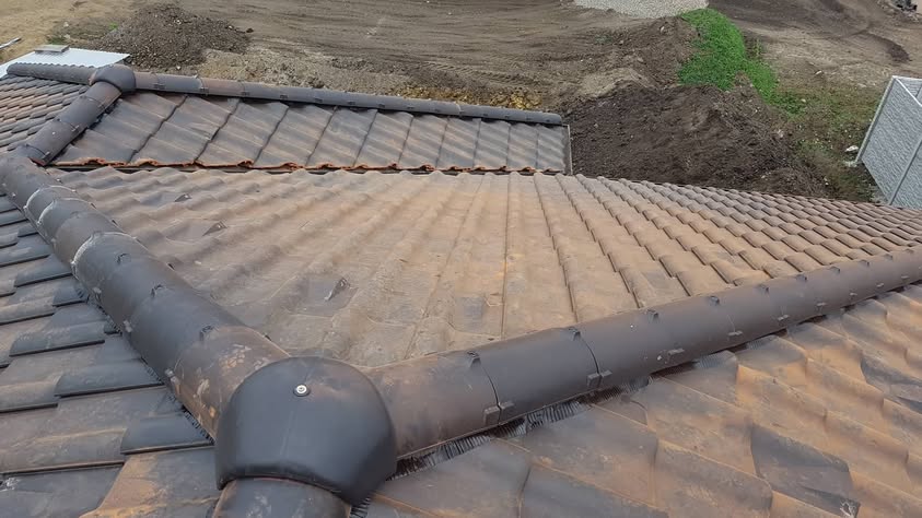 Škridla Creaton Balance čierna matná engoba - Skalica