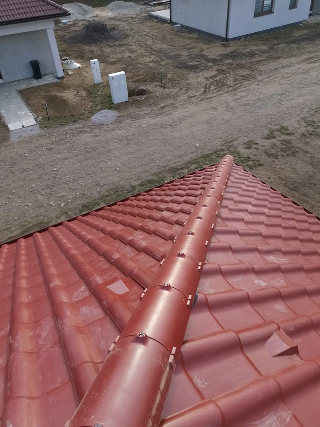 Škridla Creaton Balance vínovočervená engoba - Dubovce - foto 2