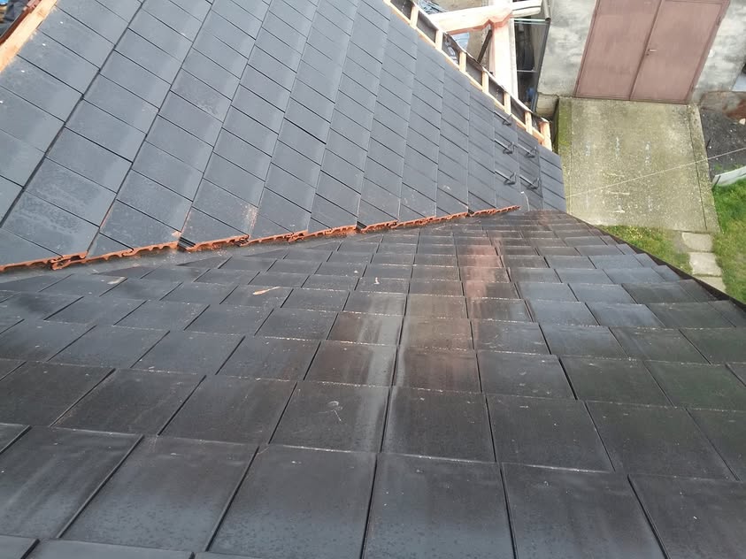 Škridla Creaton Domino čierna glazúra