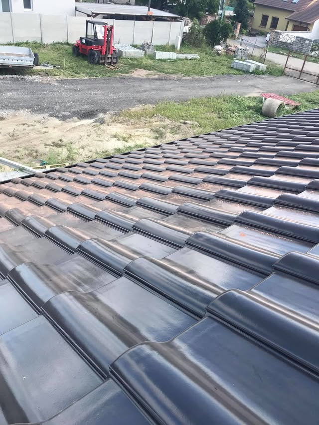 Škridla Creaton Magnum čierna glazúra - Hodonín