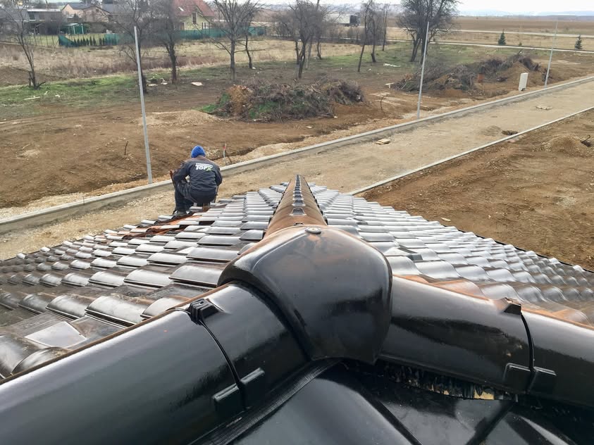 Škridla Creaton Magnum čierna glazúra - Senica