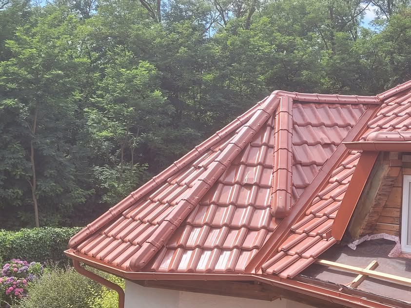 Škridla Creaton Titania medenočervená glazúra - Smolinské
