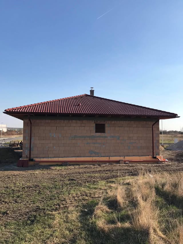 Škridla KM Beta briliant višňová - Holíč
