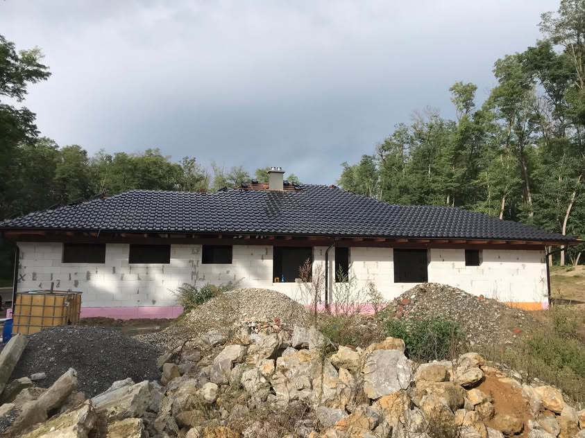 Škridla Roben Monza Plus čierna glazúra - Dojč