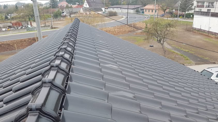 Škridla Tondach Samba 11 čierna glazúra - Rohožník - foto 2