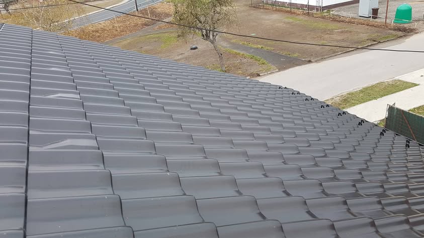 Škridla Tondach Samba 11 čierna glazúra - Rohožník - foto 4