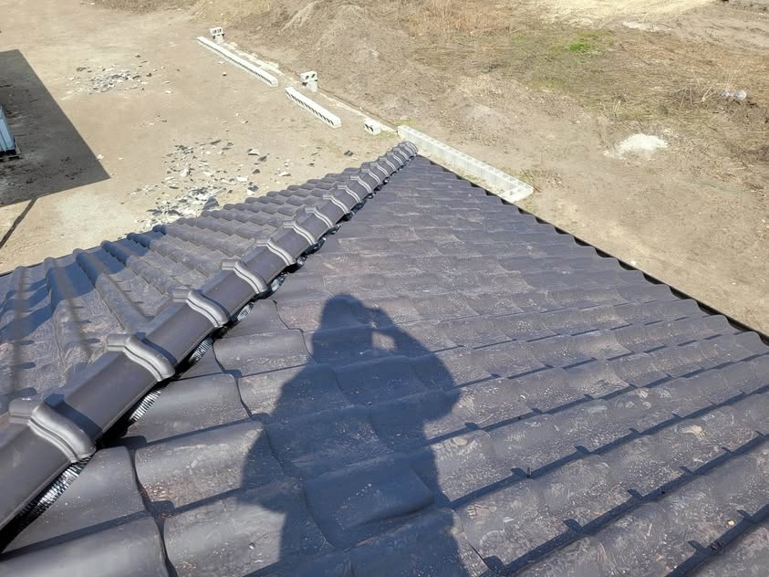Škridla Tondach Samba 11 čierna matná engoba - Skalica - foto 2