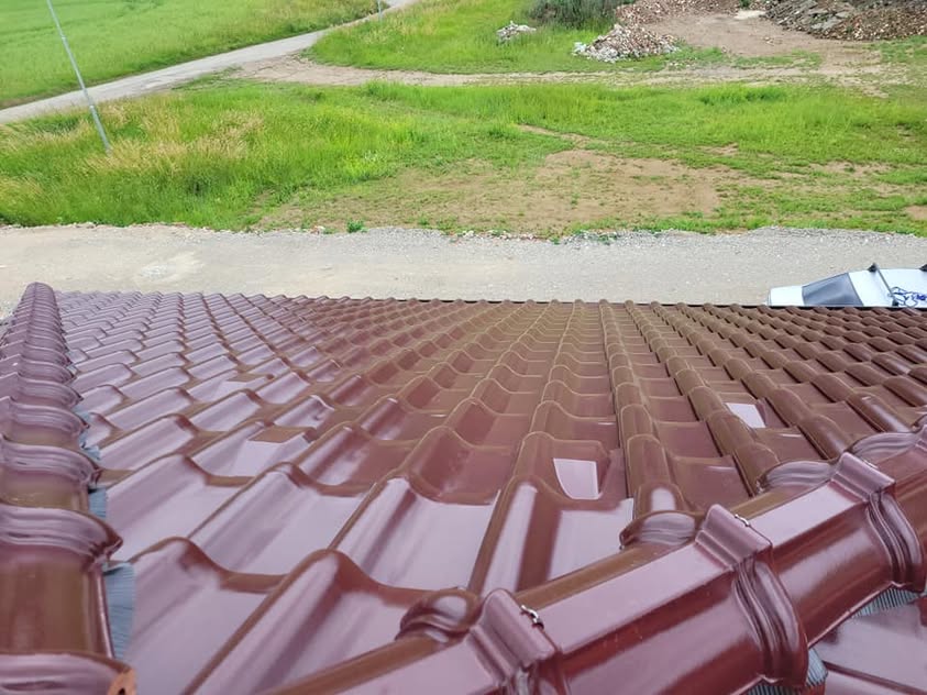 Škridla Tondach Samba 11 višňová glazúra - Dubovce